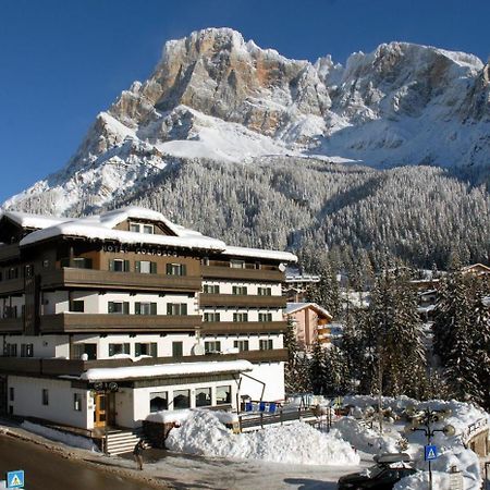 Hotel Colfosco Сан-Мартино-ди-Кастроцца Экстерьер фото