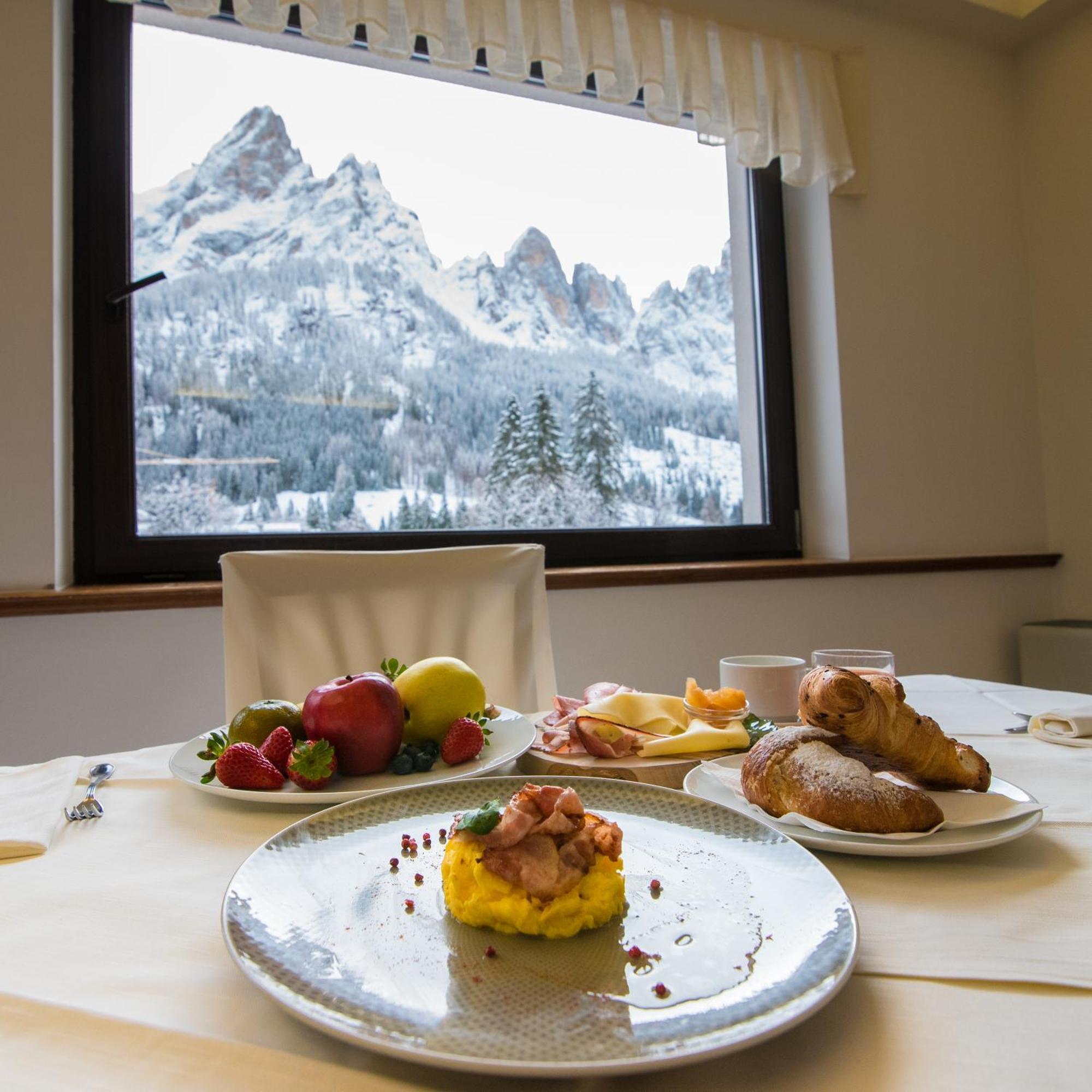 Hotel Colfosco Сан-Мартино-ди-Кастроцца Экстерьер фото