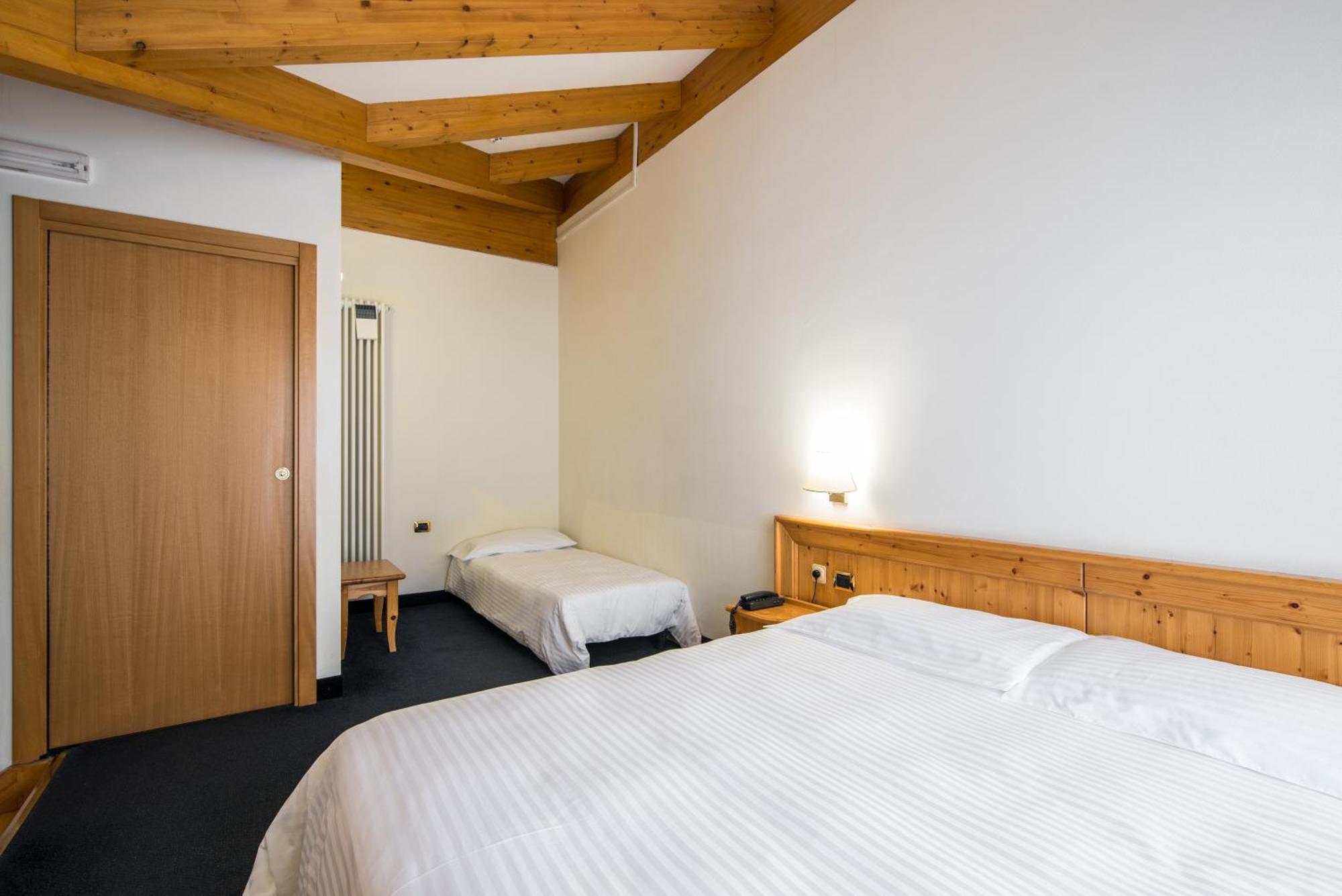 Hotel Colfosco Сан-Мартино-ди-Кастроцца Номер фото