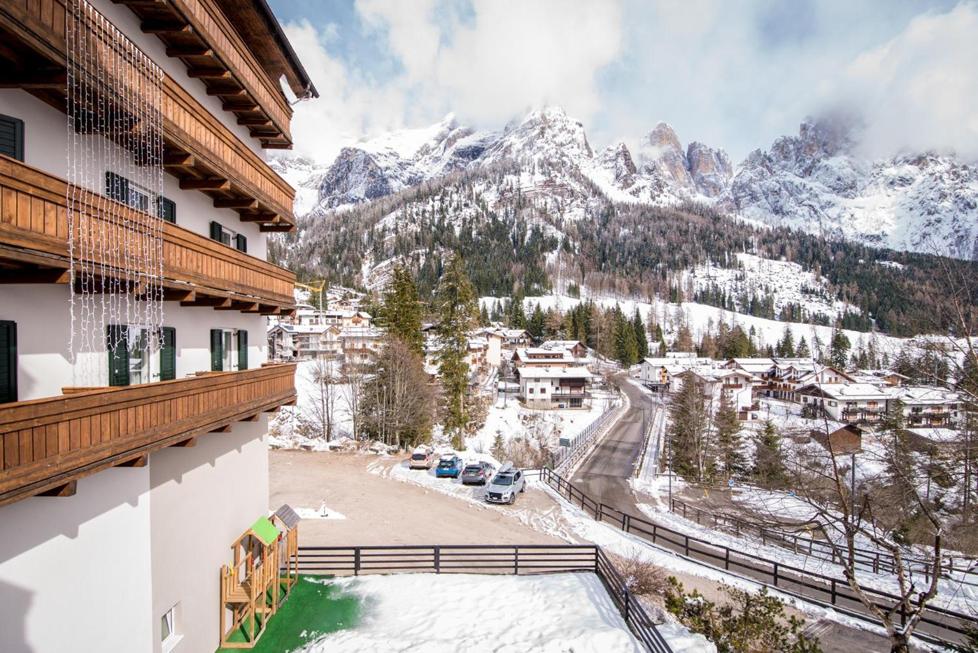 Hotel Colfosco Сан-Мартино-ди-Кастроцца Экстерьер фото
