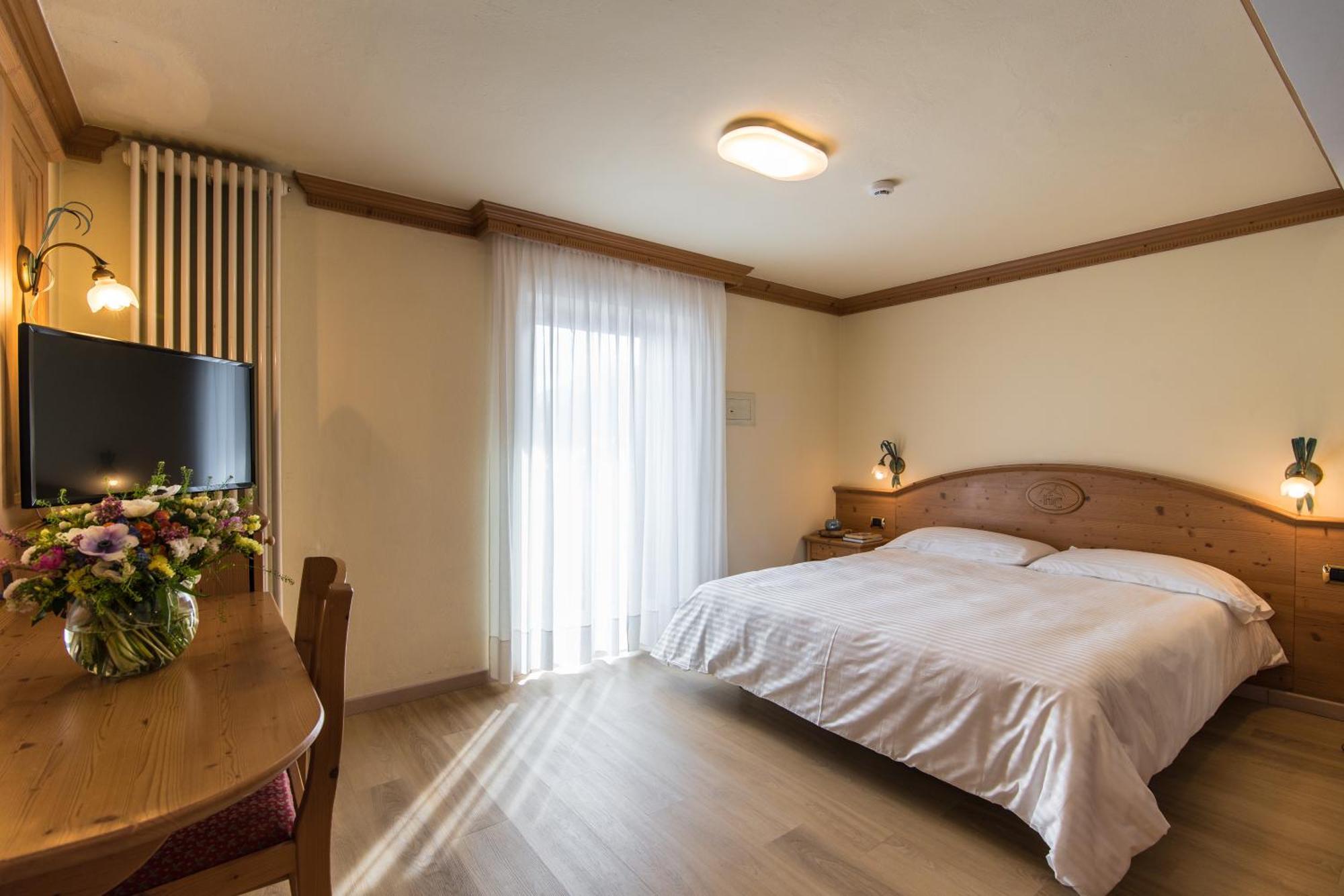 Hotel Colfosco Сан-Мартино-ди-Кастроцца Экстерьер фото