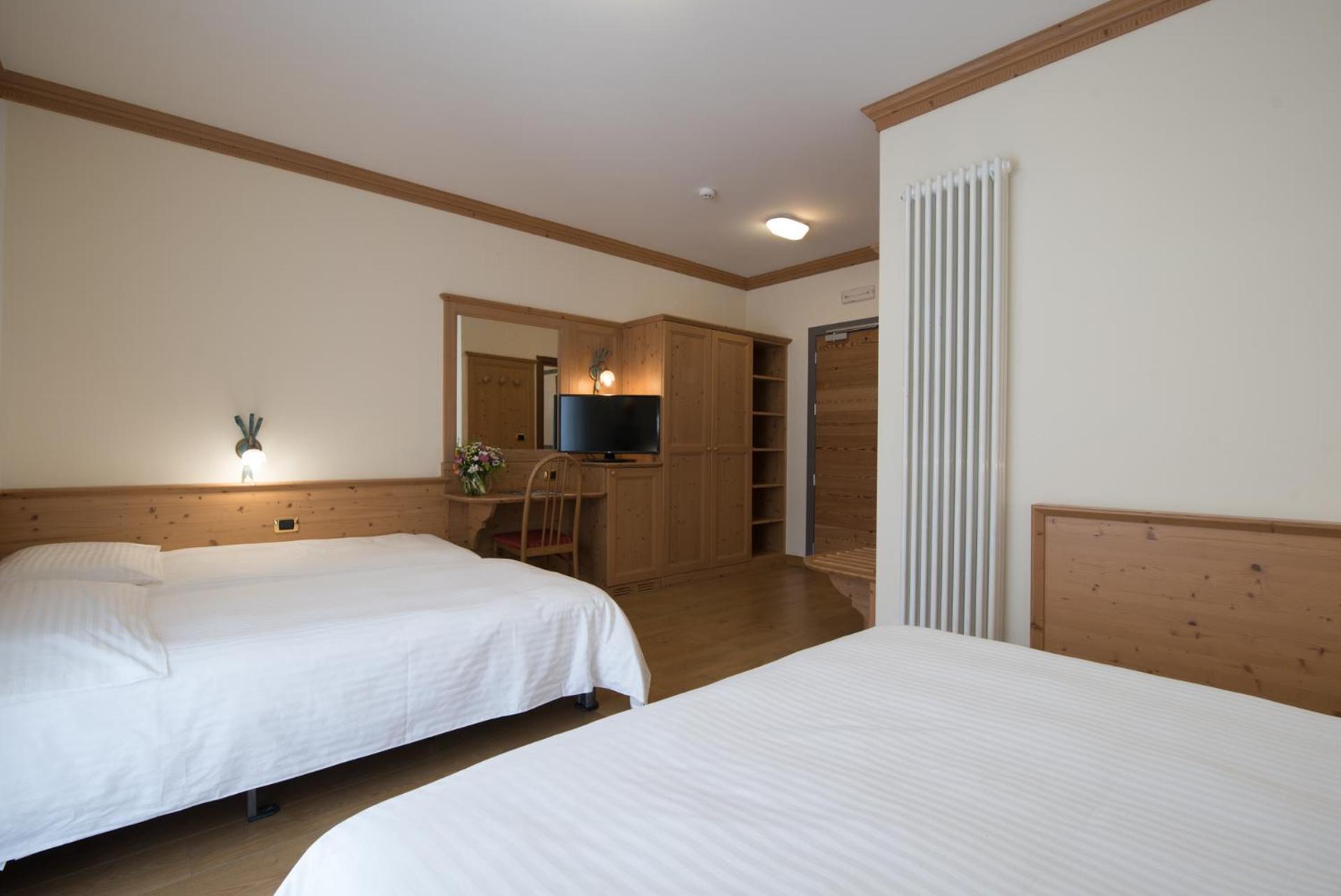 Hotel Colfosco Сан-Мартино-ди-Кастроцца Экстерьер фото